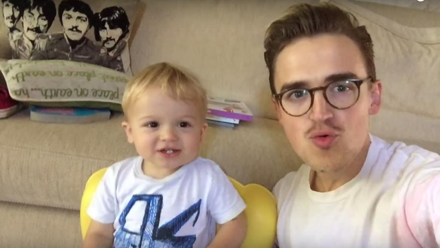 Tom Fletcher Singing Justin Bieber's 'Baby' With His ...