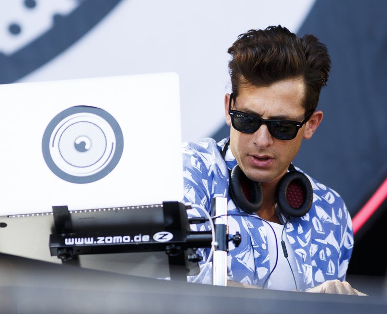 Mark Ronson at V Festival 2015