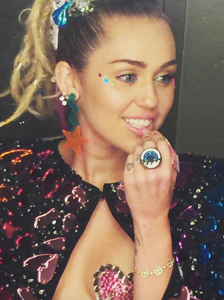 MIley Cyrus on Jimmy Kimmel wearing nipple pasties