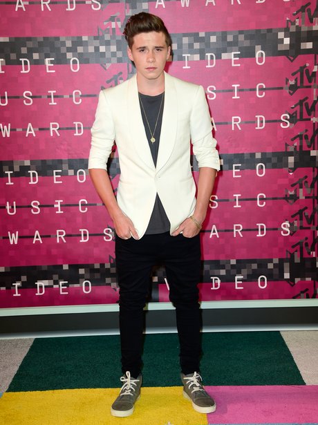 Brooklyn Beckham - MTV VMAs 2015 red carpet arriva