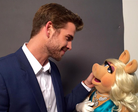 liam hemsworth miss piggy instagram