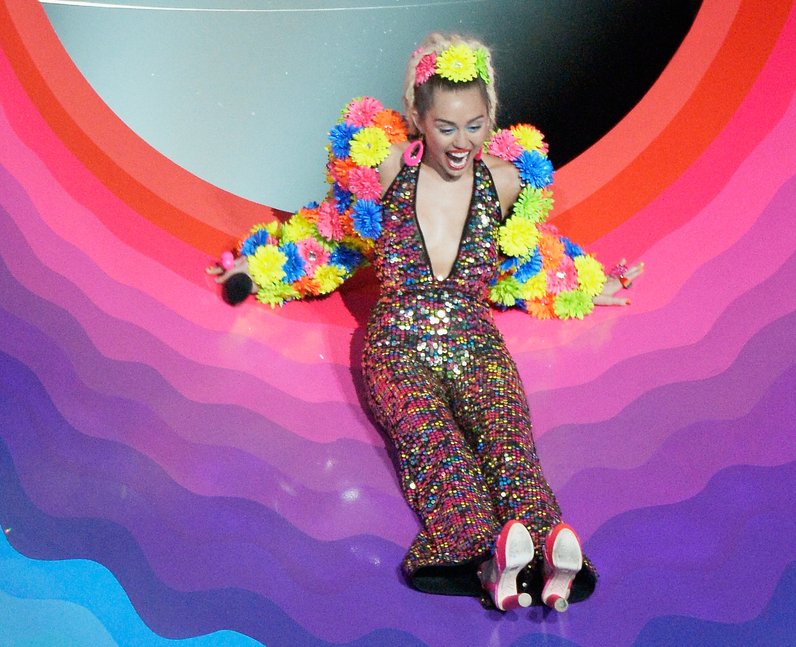 Miley Cyrus hosts the 2015 MTV VMAs in LA