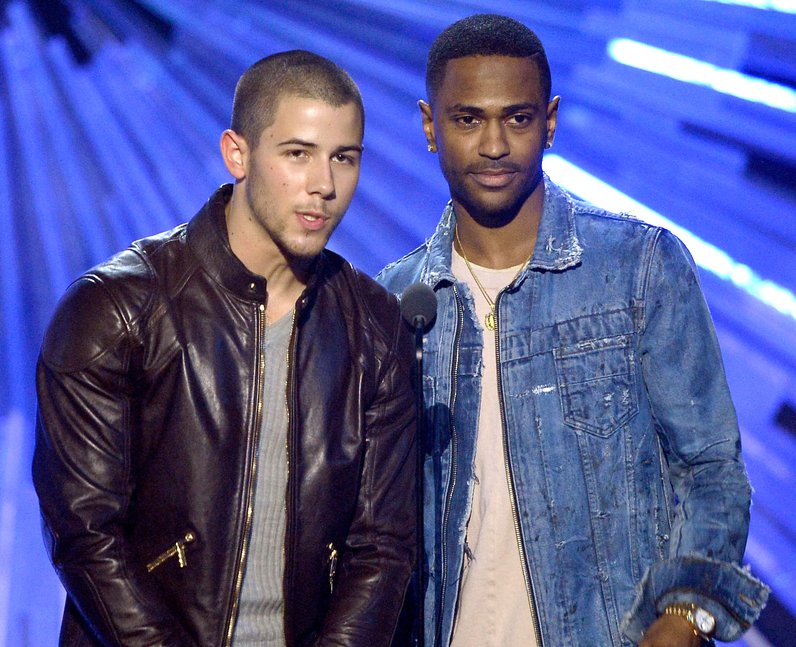 Nick Jonas and Big Sean on stage at the MTV VMAs 2
