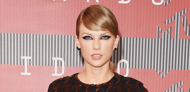 Taylor Swift - MTV VMAs 2015 red carpet arrivals