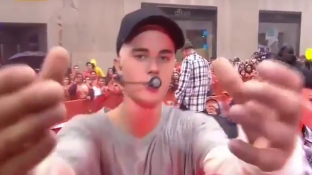 Justin Bieber confronts cameraman 