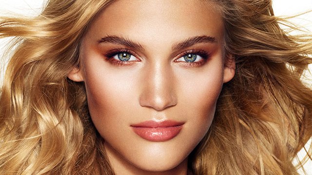 Charlotte Tilbury model