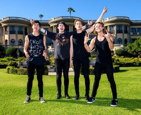 5 Seconds Of Summer 'Hey Everybody' Music Video