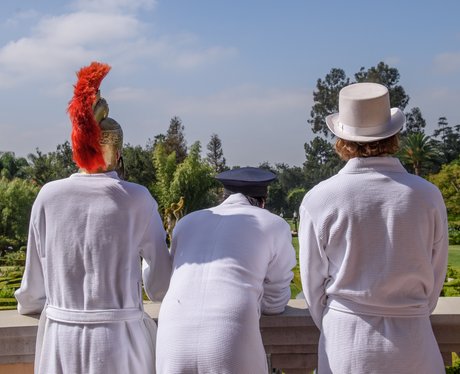 5 Seconds Of Summer 'Hey Everybody' Music Video