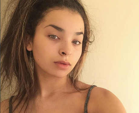 Ella Eyre with no make up