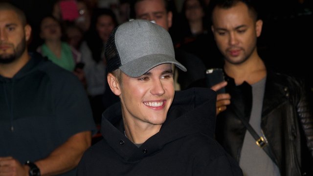 Justin Bieber Jumpers For Goalposts Premiere