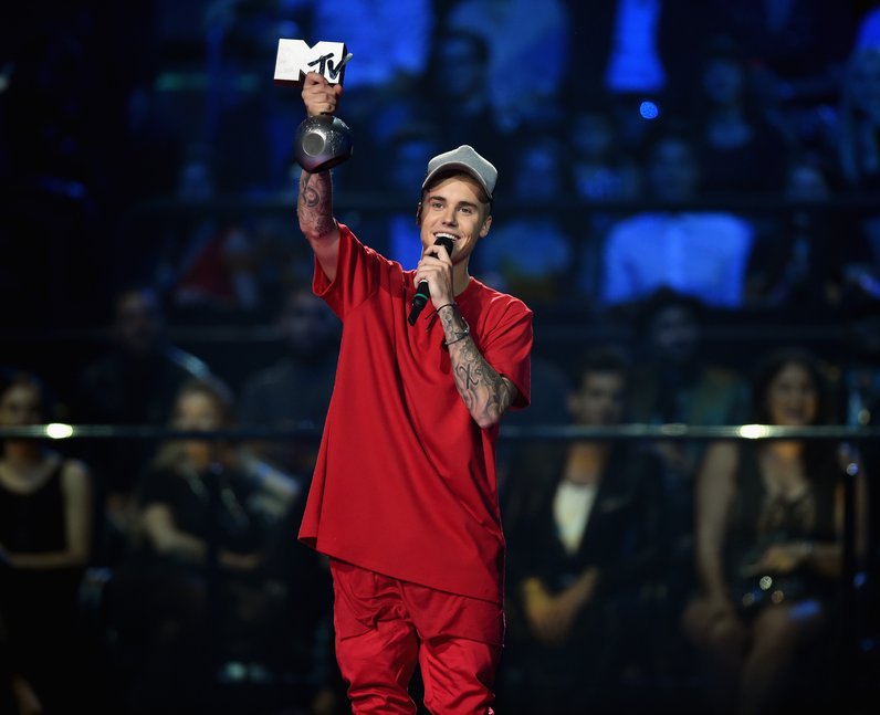 Justin Bieber MTV EMA's 2015 Show
