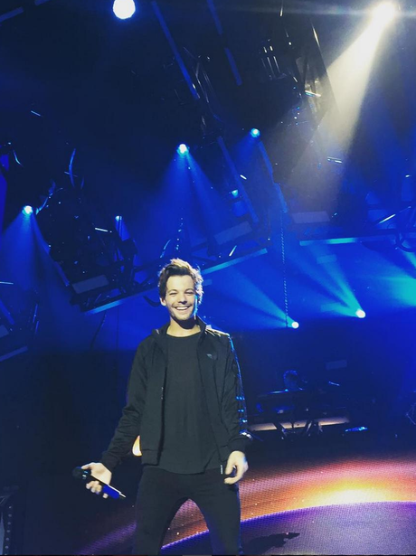 Louis Tomlinson One Direction One The Road Again T