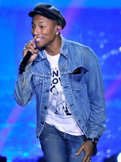 Pharrell Williams performs at the 2016 Breakthroug