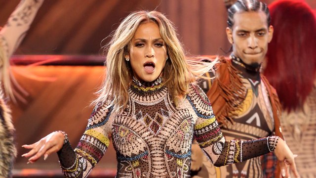 Jennifer Lopez American Music Awards 2015