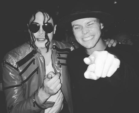 Ashton Irwin with Michael Jackson impersonator