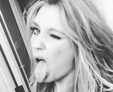 Ella Henderson Selfie Instagram