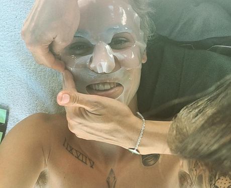 Justin Bieber uses anti-aging Face Mask ahead of Grammys Instagram