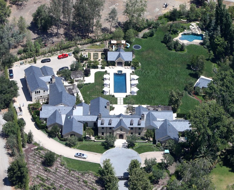 Kim Kardashian and Kanye West - Celebrity Houses: 25 UNBELIEVABLE Pop Star Homes You... - Capital