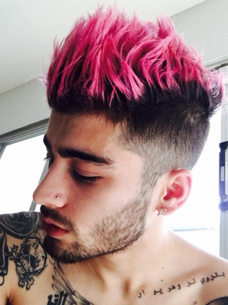 Zayn Maliks Hair Transformations From Bleached To Shaved And That Curl Capital 