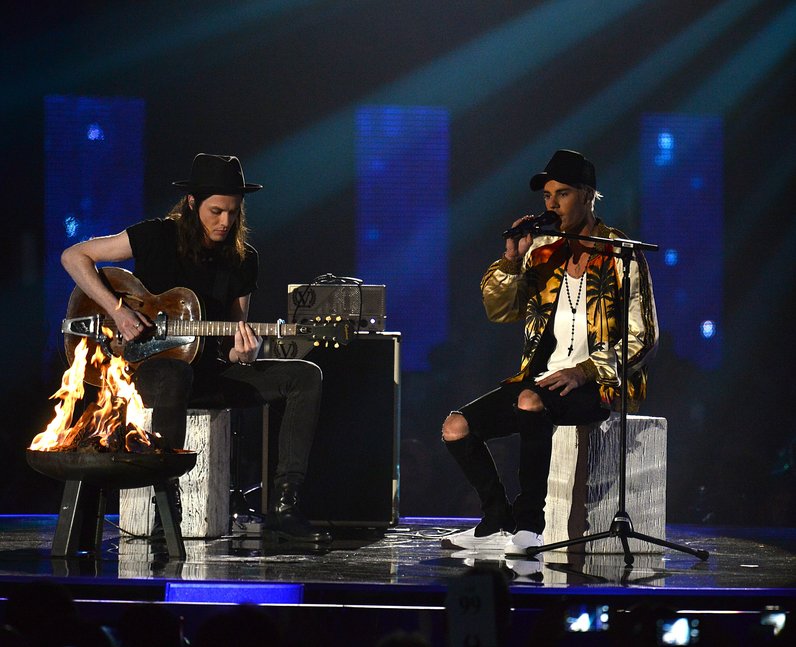 Justin Bieber and James Bay Brit Awards 2016 Live