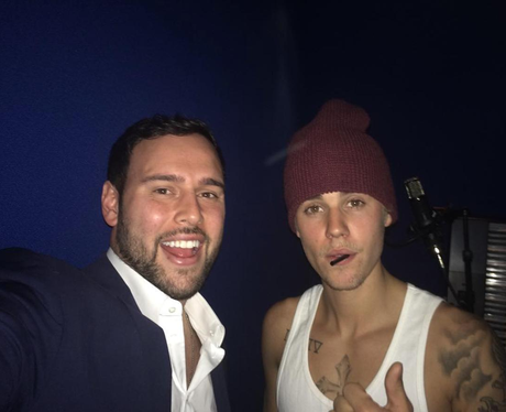 Justin Bieber and Scooter The Brits 2016 Selfie