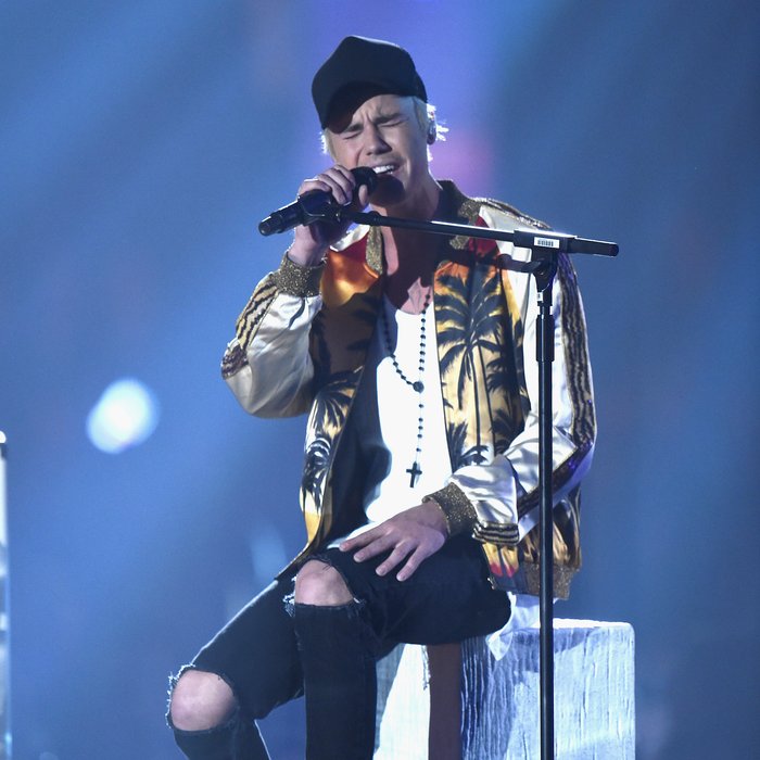 Justin Bieber The Brit Awards 2016 Live Performance