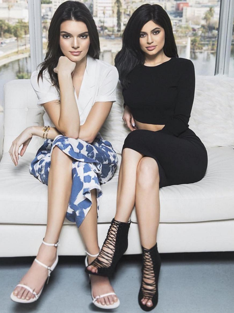 "Mini bosses" - Kylie and Kendall Jenner wear head
