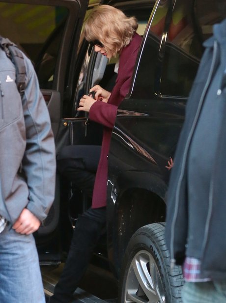 Taylor Swift arriving at a photo studio in New Yor
