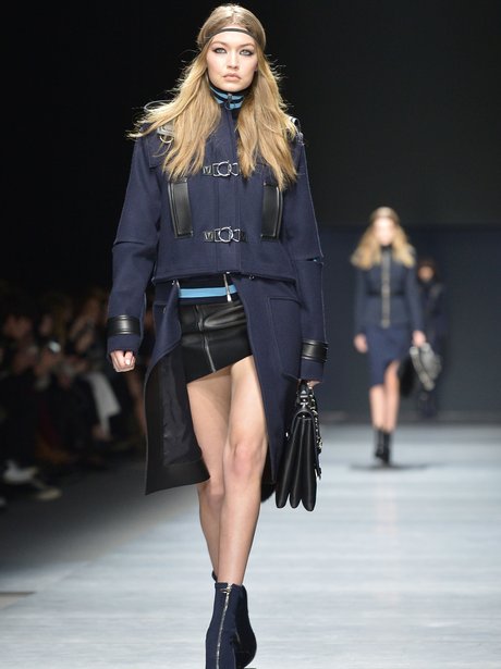 Gigi Hadid Versace Catwalk FW16
