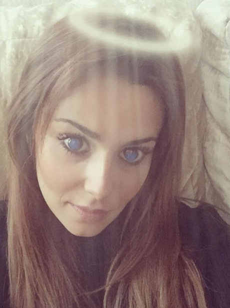 Cheryl plays around with Snapchat filters