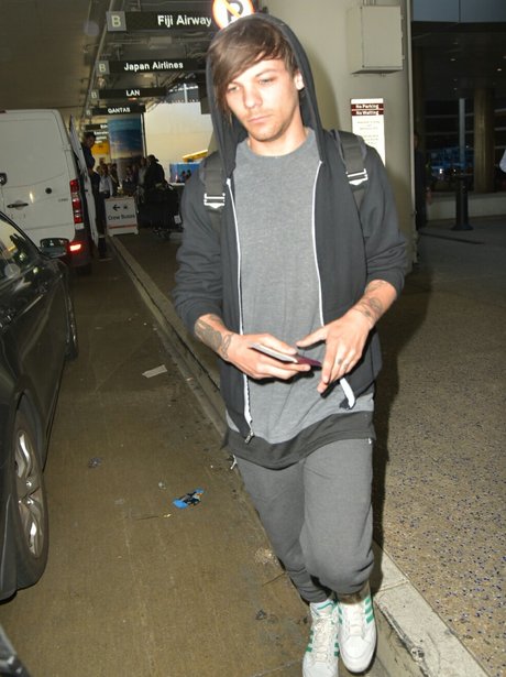 Louis Tomlinson arrives at LAX airport