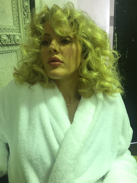 Ellie Goulding channels her best Marilyn Monroe