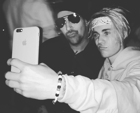 Justin Bieber and Marilyn Manson selfie