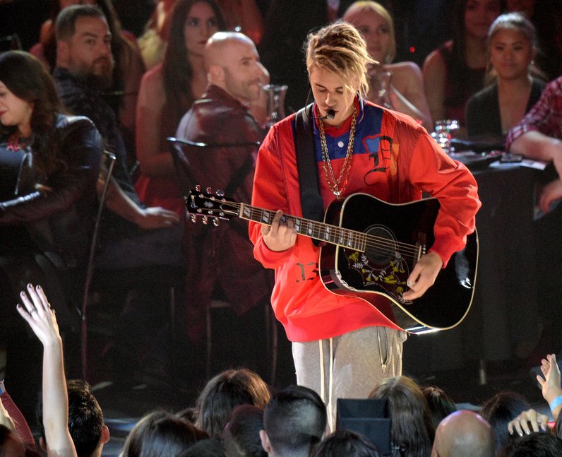 Justin Bieber performs at iHeart Radio awards