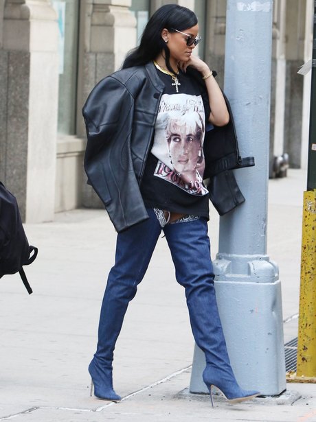 Rihanna wearing Princess Diana's t-shirt