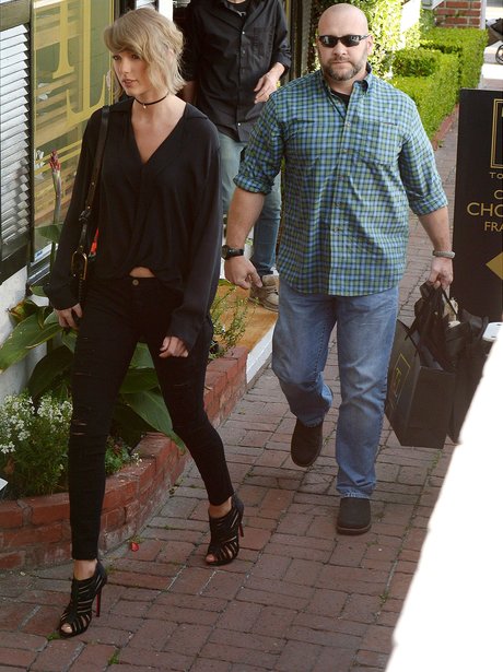 Taylor Swift goes shopping