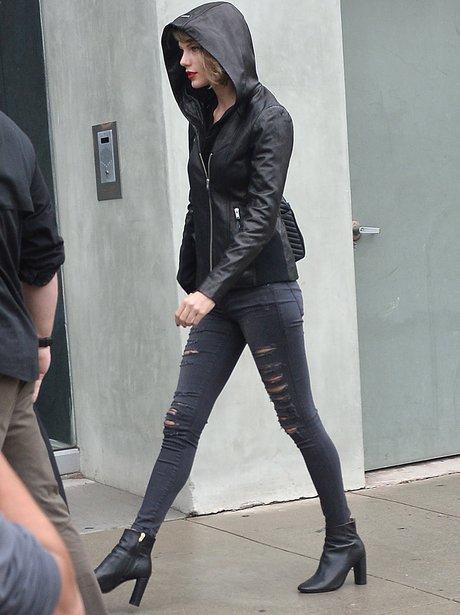 taylor swift all black outfit