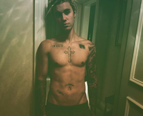 Justin Bieber shirtless