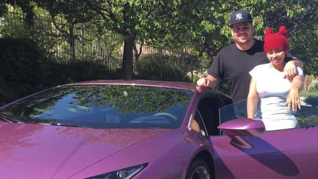 Rob Kardashian buys Blac Chyna a car