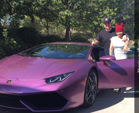 Rob Kardashian buys Blac Chyna a car