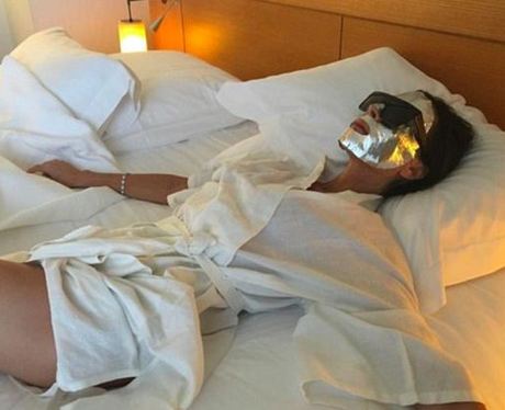 Victora Beckham pampers herself with a foil face m