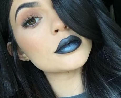 Kylie Jenner debuts new lip colour for the Summer