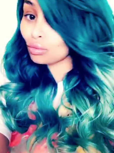 Blac Chyna debuts aqua locks as she launches her lipstick line which ...