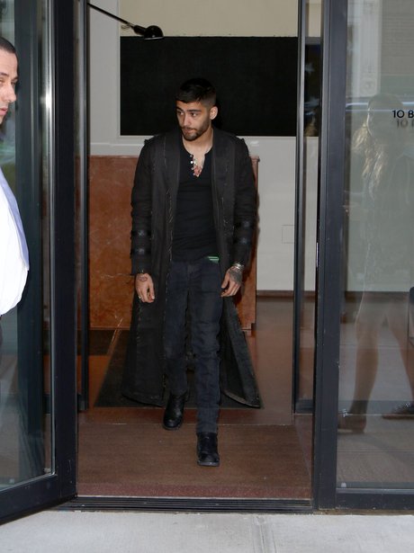 Zayn Malik leaves Gigi's apartment in New York