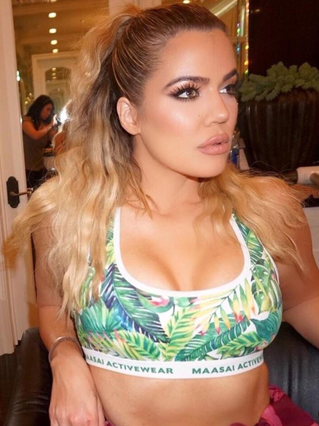 Khloe Kardashian shows off her hot body