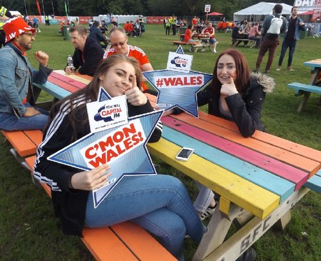 Cardiff Fanzone: Wales v Russia