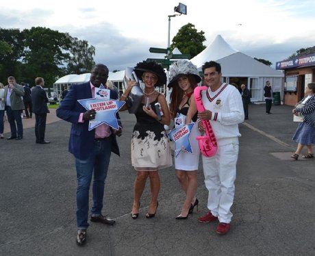 Were you pap'd by the Capital Street Stars