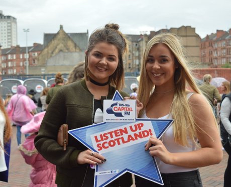 Were you pap'd by the Capital Street Stars?
