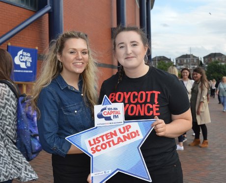 Were you pap'd by the Capital Street Stars?
