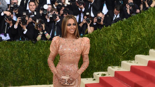 Beyonce Met Gala 2016